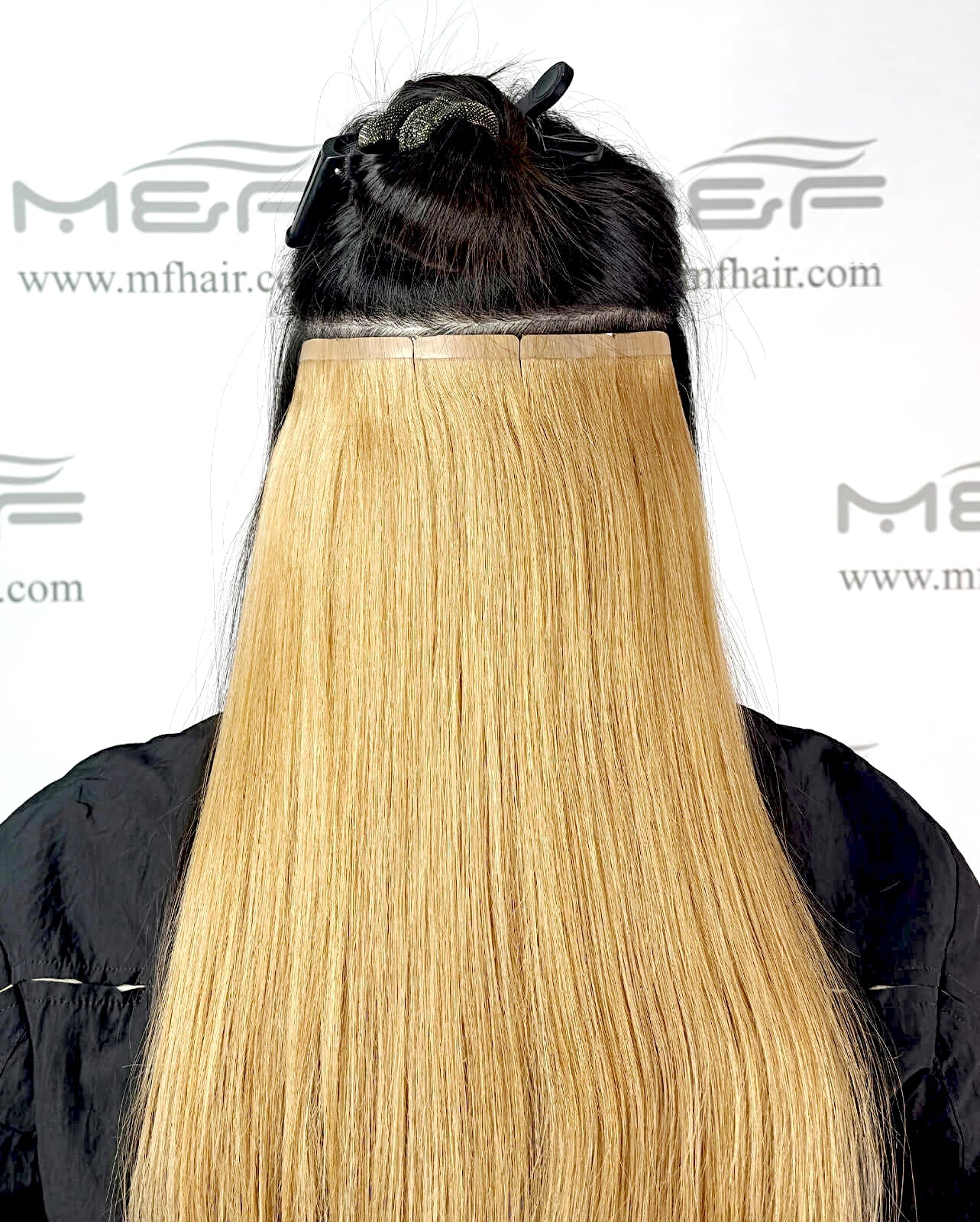 وصلة شعر متوسطة الحجم - S18E | أشقر رمادي فاتح | قطعة مشبك شعر بعرض 20 سم